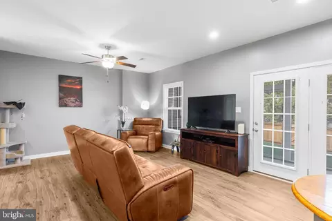 43 Polygon Pl, Falling Waters, WV 25419 photo 6