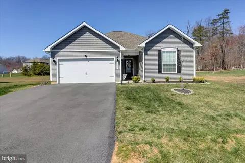153 Rappahannock Run, Falling Waters, WV 25419