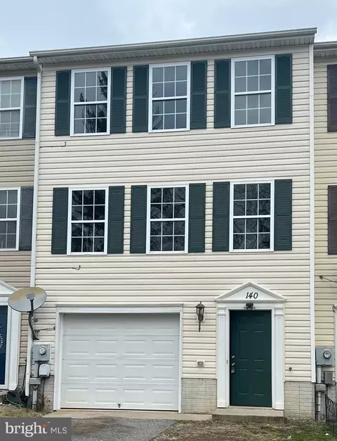 140 Topaz Ln, Bunker Hill, WV 25413