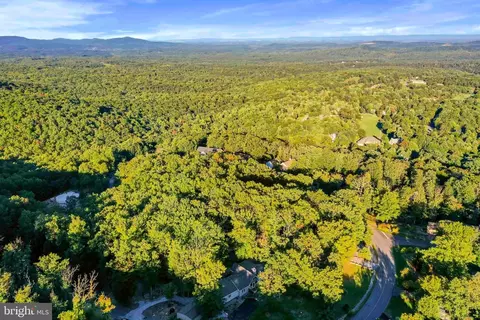 360 Toboggan Hill Trail, Hedgesville, WV 25427