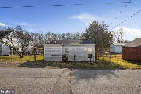 905 Factory St, Martinsburg, WV 25404