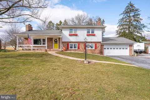 9263 Williamsport Pike, Falling Waters, WV 25419