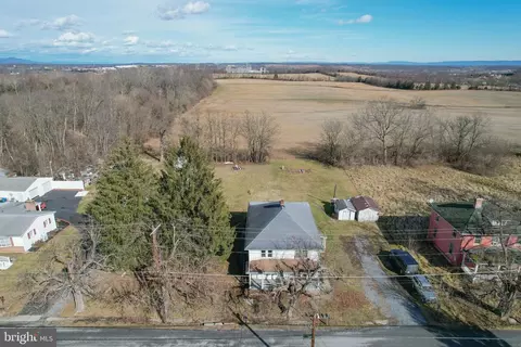 513 515 Railroad, Martinsburg, WV 25404