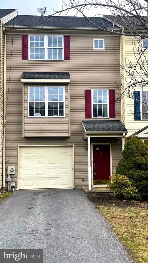 20 Ritter Dr, Martinsburg, WV 25404