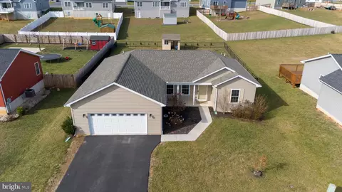 94 Latrobe Dr, Martinsburg, WV 25403