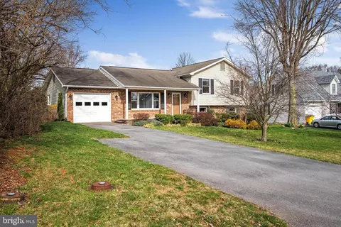818 1st St, Inwood, WV 25428