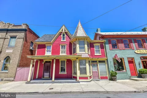 122 W Martin St, Martinsburg, WV 25401