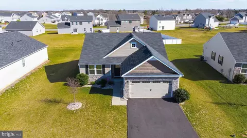 185 Banks Ave, Bunker Hill, WV 25413