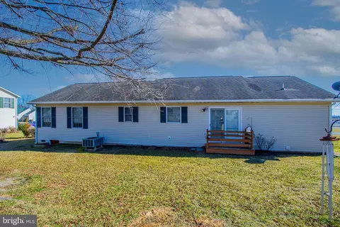 Exterior - 124 Orchid Ln, Falling Waters, WV 25419 photo 4 of 8