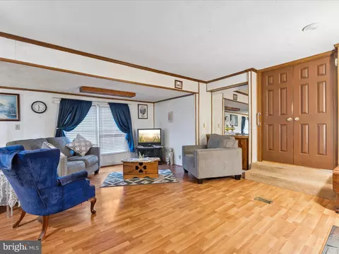 148 Parry Dr, Falling Waters, WV 25419 photo 6