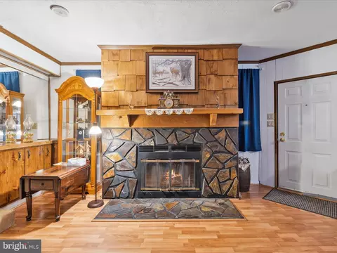 148 Parry Dr, Falling Waters, WV 25419 photo 7