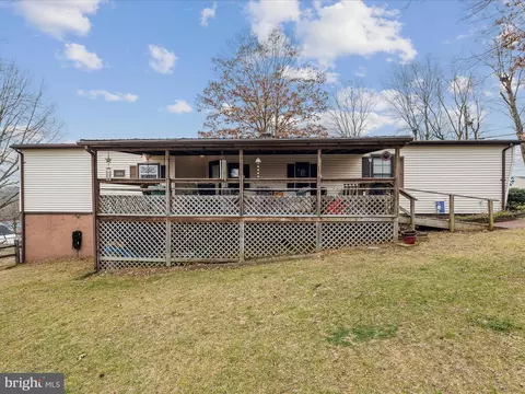 148 Parry Dr, Falling Waters, WV 25419 photo 2