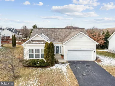 705 Hogan Dr, Martinsburg, WV 25405