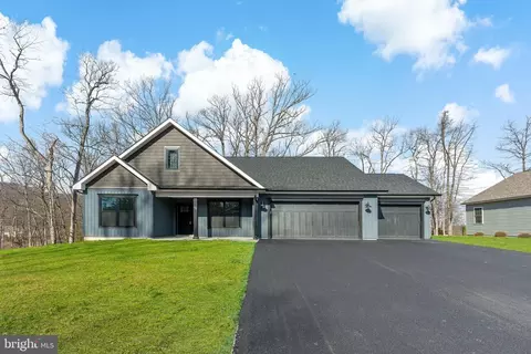 237 Wampum Ln, Hedgesville, WV 25427