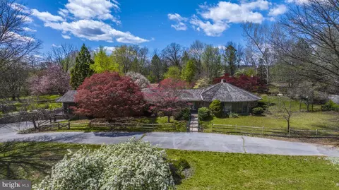1580 Eagle School Rd, Martinsburg, WV 25404