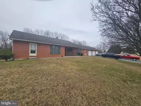 86 Appaloosa Dr, Falling Waters, WV 25419