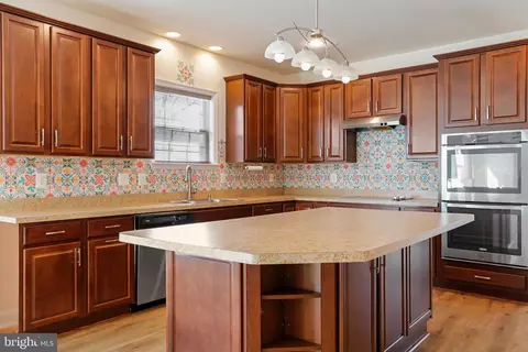 Kitchen - 83 Tributary Trl, Falling Waters, WV 25419 photo 5 of 9