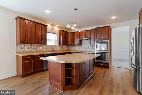 Kitchen - 83 Tributary Trl, Falling Waters, WV 25419 photo 4 of 9