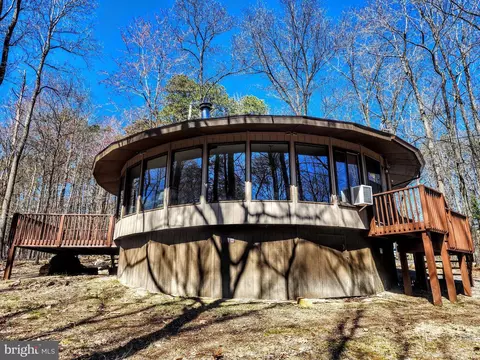 37 Shawnee Trl, Hedgesville, WV 25427