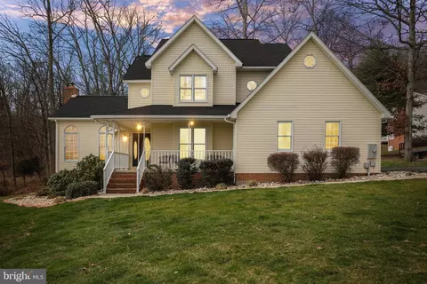 101 Zenith Dr, Hedgesville, WV 25427