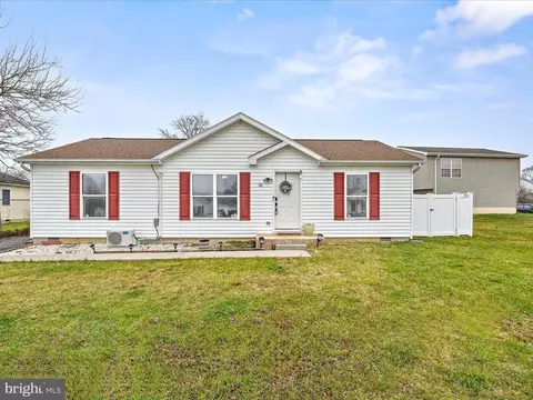 25 Acoustic Dr, Martinsburg, WV 25404