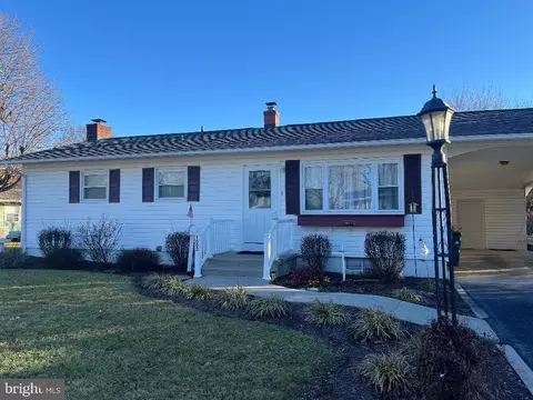 1003 Grant Pl, Martinsburg, WV 25401