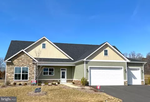 133 Glenaire Rd, Bunker Hill, WV 25413