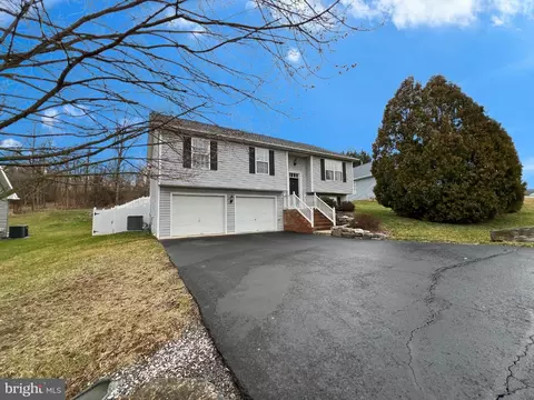 607 Artisan Way, Martinsburg, WV 25401