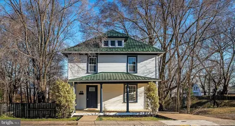 744 Winchester Ave, Martinsburg, WV 25401