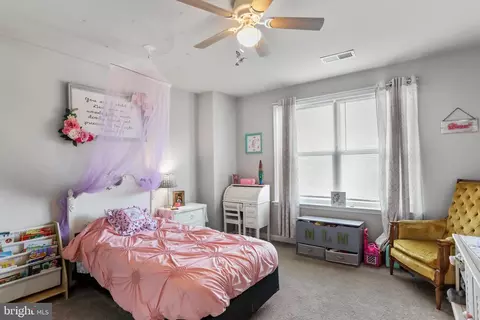 Bedroom - 2156 Vineyard Rd, Falling Waters, WV 25419 photo 8 of 9
