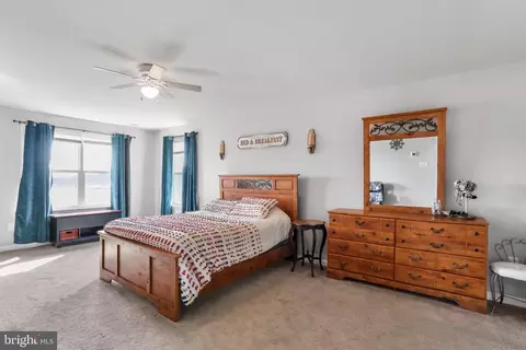 Bedroom - 2156 Vineyard Rd, Falling Waters, WV 25419 photo 2 of 9