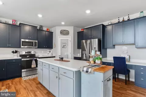 Kitchen - 2156 Vineyard Rd, Falling Waters, WV 25419 photo 4 of 4