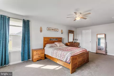Bedroom - 2156 Vineyard Rd, Falling Waters, WV 25419 photo 3 of 9