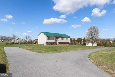 295 Three Run Rd, Bunker Hill, WV 25413