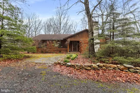 285 Palmer Rd, Hedgesville, WV 25427