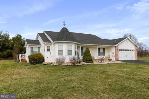 121 Blossom Dr, Martinsburg, WV 25405