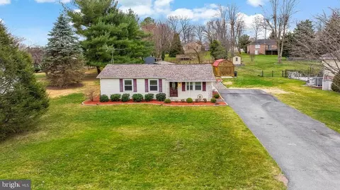 45 Upshur Dr, Inwood, WV 25428