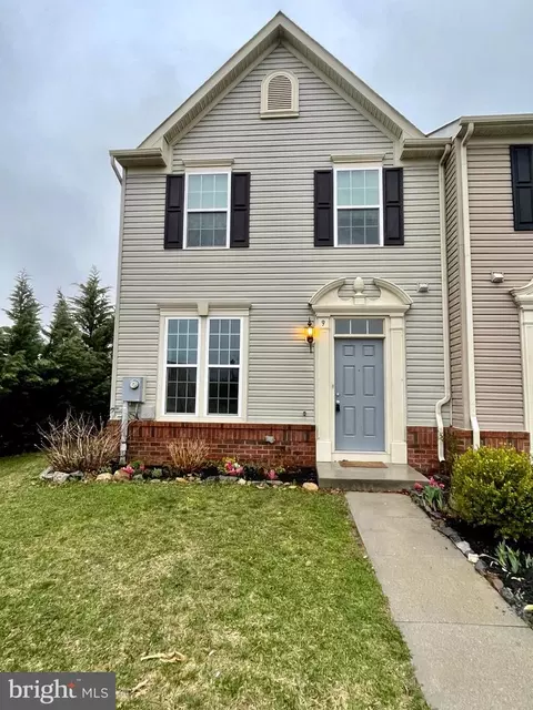 9 Erie Pl, Falling Waters, WV 25419