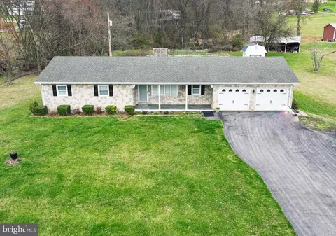 2821 Butlers Chapel Rd, Hedgesville, WV 25427