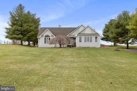 3408 Golf Course Rd, Martinsburg, WV 25405