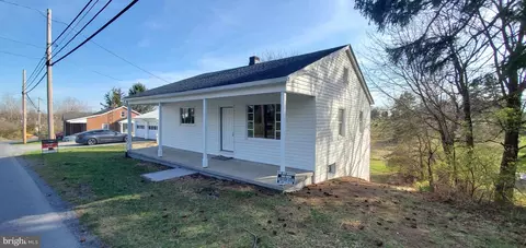 252 Jenny Wren Dr, Martinsburg, WV 25404