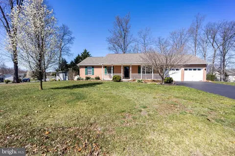 27 Raft Ct, Inwood, WV 25428