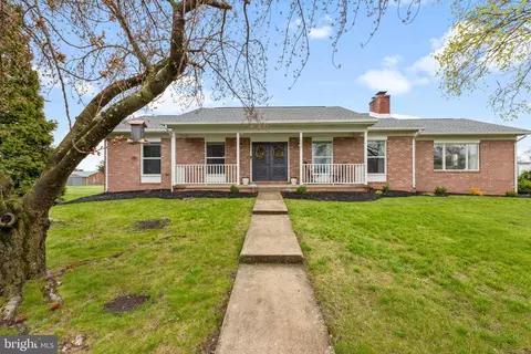 530 Mimosa Dr, Martinsburg, WV 25404