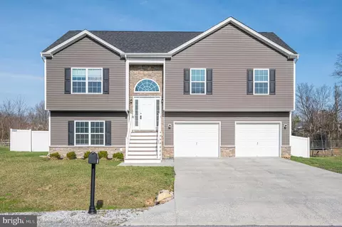 61 Invasion Ct, Bunker Hill, WV 25413