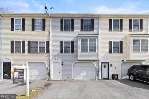 14 Morningstar Dr, Hedgesville, WV 25427