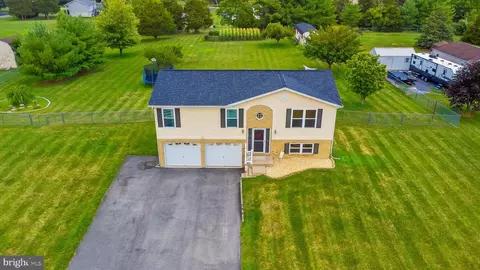 55 Elara Ct, Bunker Hill, WV 25413