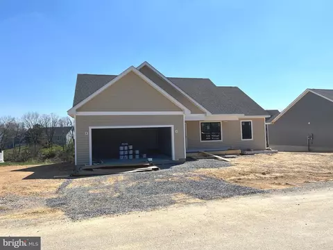 284 Vicksburg Ct, Martinsburg, WV 25404