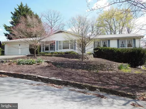 903 Hickory Ct, Martinsburg, WV 25401