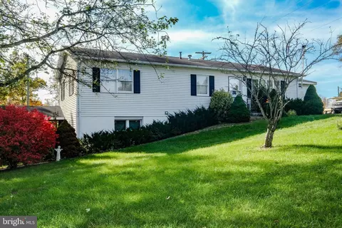1290 Paynes Ford Rd, Martinsburg, WV 25404