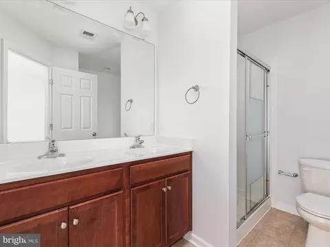Bath - 57 New Gate Ct, Falling Waters, WV 25419 photo 4 of 5